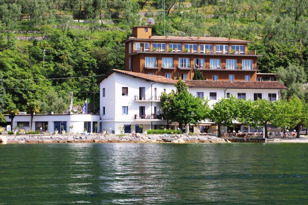 Hotel Nike Brenzone sul Garda Ngoại thất bức ảnh